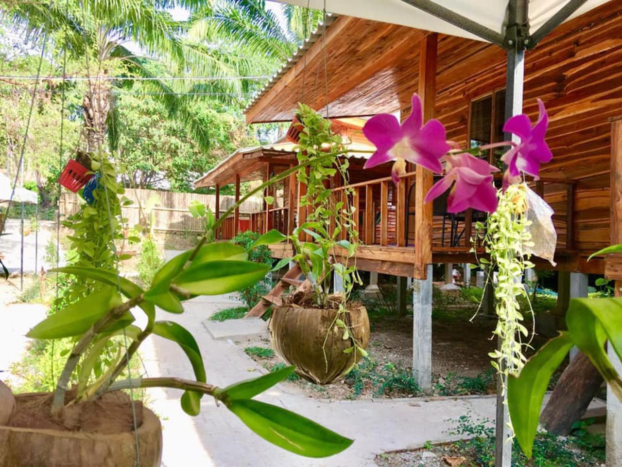 Hotel Lanta A Toi House à Ko Lanta Extérieur photo