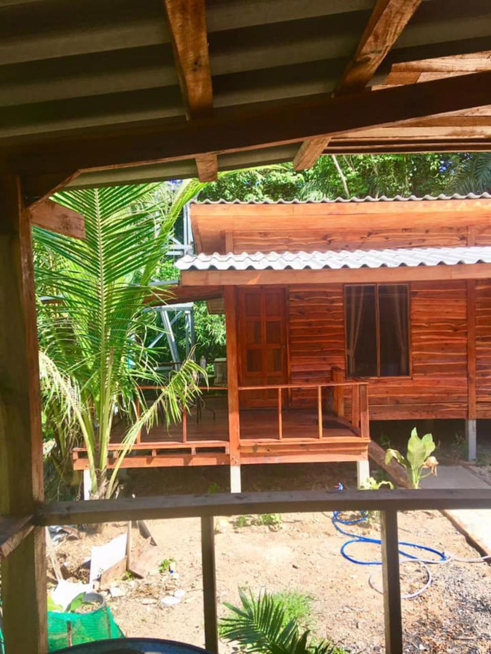 Hotel Lanta A Toi House à Ko Lanta Extérieur photo