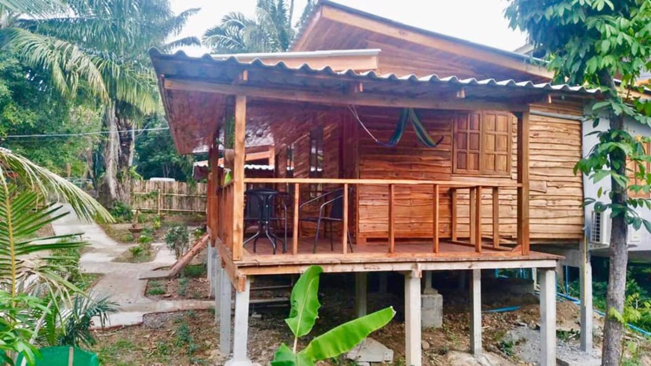 Hotel Lanta A Toi House à Ko Lanta Extérieur photo