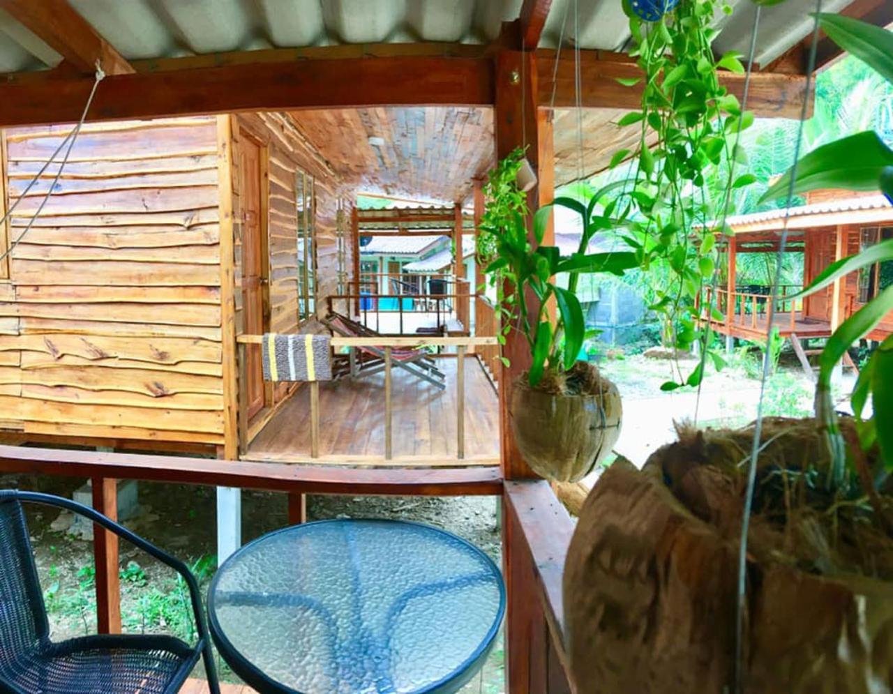 Hotel Lanta A Toi House à Ko Lanta Extérieur photo